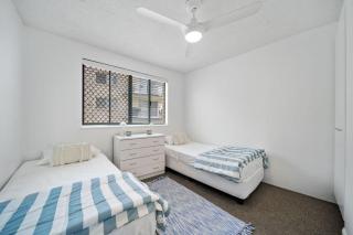 Lindomare Unit 10, 11 Orvieto Tce, Kings Beach - Caloundra - 3