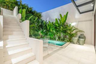 Modern 3br Villa, Beach 5 Mins - 8