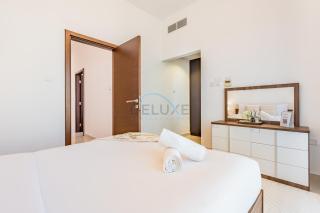 Facing the Sea and Mountains 4BR Villa with Assistant Room and Private Pool, Al Dana Island, Fujairah by Deluxe Holiday Homes - Fujaira - 2