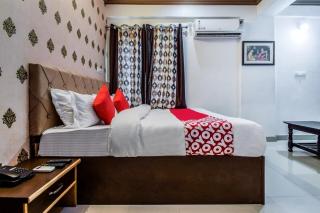 HOTEL KESAR AMRAPALI NEAR CA CIRCLE Udaipur - 1