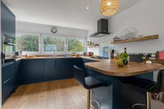 Seaside Rendezvous - Sleeps 7, Sea Views & Parking - Brixham - 4