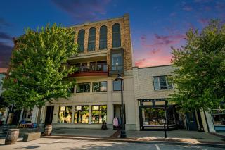Luxurious 2BDR Loft Condo with Stunning Views in Grand Haven - Grand Haven - 5