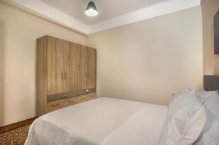 Grand Haven - New Renovated Spacious Apts in Prime Location - 5