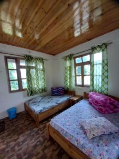 Pahari Homestay - Sukhia Pokhari - 4