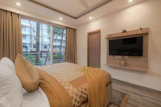 Alaya Stays Pinnacle Hilltop 3BHK Apartment with Picturesque Balcony & Scenic Views - Barog - 6