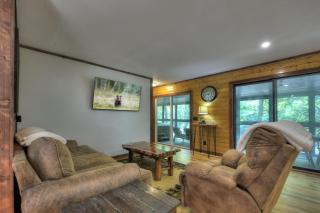 Aska River House - Riverside relaxation and all the comforts of home - Blue Ridge - 3