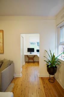 Stylish Coastal Escape with Fireplace & Natural Light - Sidney - 6