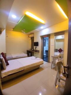 Happy Homely Stay Hotels - Pune - 6
