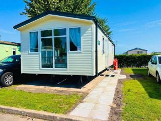 Trecco Bay - Sleeps 6 - Pet Friendly - Parking - Porthcawl - 0