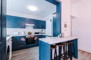Stunning & Spacious Home by 53 Degrees Property, Sleeps 7 in the heart of Anfield! - Liverpool - 5