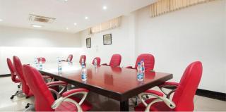 BlueNeck Hotel Near Fortis Hospital Millennium City Centre - Gurgaon - 4