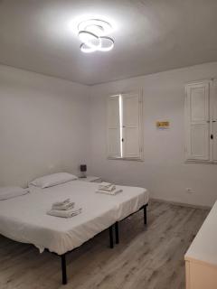 Spacious & Trendy 2BR apartment - 4