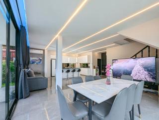 Phoenix Villa - Luxury Pool Villa with Entertainment Room - 15 minutes from Walking Street - Nong Prue - 3