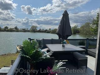 Lakeside Retreat with hot tub and fishing peg on Osprey Rise at Tattershall Lakes Country Park - Tattershall - 0