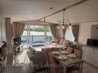 Lakeside Retreat with hot tub and fishing peg on Osprey Rise at Tattershall Lakes Country Park - Tattershall - 8