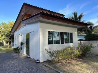 Turtle Beach House TWO - - 5