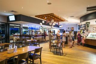 Nightcap at Kawana Waters Hotel - 4