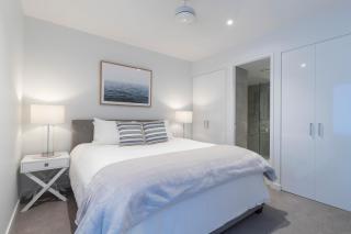 Bokarina Beachfront Apartment - - 7