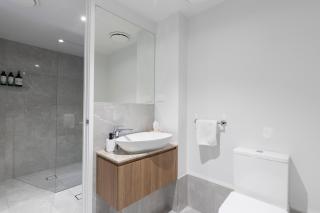 Bokarina Beachfront Apartment - - 4
