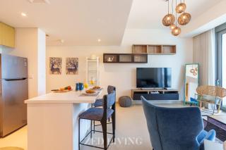 Emaar 5242 - Stunning Sea View Stay in Prime Waterfront Location - Zed Living - 3