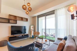 Emaar 5242 - Stunning Sea View Stay in Prime Waterfront Location - Zed Living - 6
