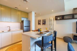 Emaar 5242 - Stunning Sea View Stay in Prime Waterfront Location - Zed Living - 1