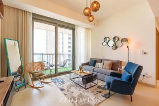 Emaar 5242 - Stunning Sea View Stay in Prime Waterfront Location - Zed Living - 9