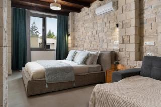 FREE Breakfast, Villa Dreamcatcher with Outdoor and Indoor Pool, Hot Tub, Playroom and Home Cinema - Atsipopoulo - 5