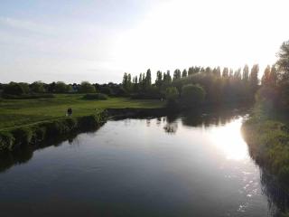 The Riverside retreat - Christchurch - 6