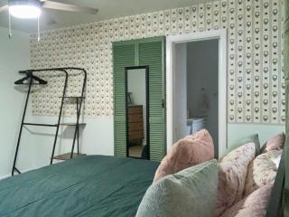 Sage Cottage - - 8