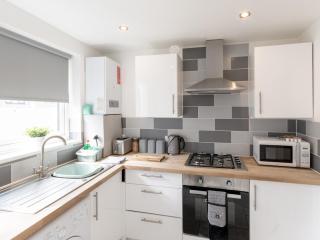 Pass the Keys Seaside 2-Bedroom Flat Parking Sleeps 6 - Southend-on-Sea - 1