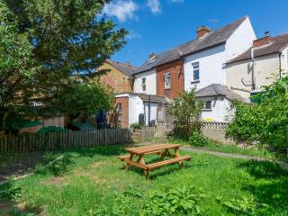 Pass the Keys Cosy Garden Home - Canterbury - 8