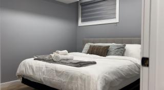Blissful Nest - Cozy, Classy 2 Bedroom Private Suite Netflix, free Parking, 20 minutes to West Edmonton Mall and Airport - Edmonton - 7