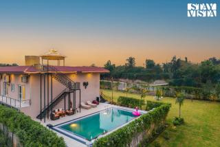 StayVista at Avanya Retreat with Bonfire, BBQ - Manesar - 9