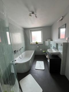 3-Raum Ferienwohnung zentral gelegen, möbliert - Niederorschel - 3