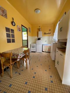 Pyrenees studio view poolyer - 0