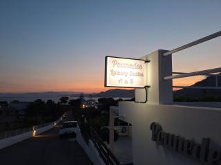 POUNEDES LUXURY SUITES - Pefkos di Rodi - 6