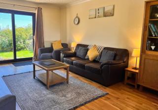 4 Bedroom Detached Farmhouse Mountain Views - Beaumaris - 5