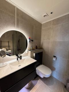 Scenic Apartment, Free Parking & Near Center - Tromsø - 0