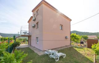 2 Bedroom Amazing Apartment In Poljica - 5