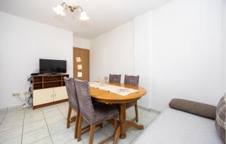 2 Bedroom Amazing Apartment In Poljica - Poljica - 8