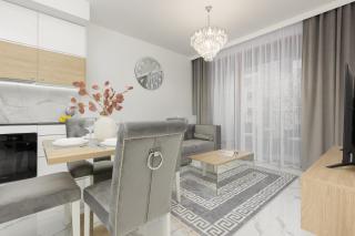 Warsaw Sarmacka Apartment with Gym, Sauna and Parking by Noclegi Renters - Warsaw - 3