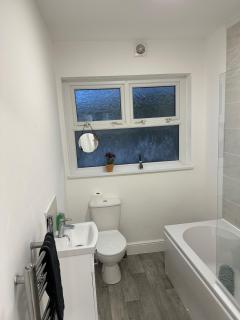 5 bed workers home - Rhondda valley - Porth - 7