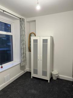 5 bed workers home - Rhondda valley - Porth - 3