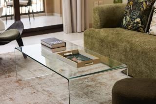 Beachside Calm 1BR - Pool, Gym & Stylish Retreat in Prime Dubai Spot - 3