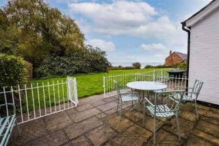 Fort Victoria Cottages - Solent Cottage - Freshwater - 1