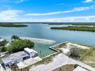 407 Mango Avenue Unit 1 - Goodland - 2