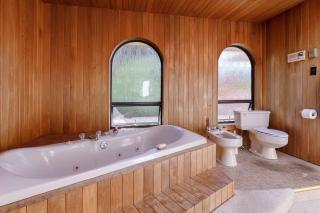 Master bedroom with spacious bathroom - Delta - 3