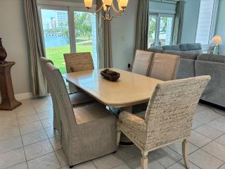 4-8 Shoreline Towers TownHome 8 - Free Beach Setup - 6