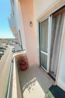 Entire 3 bed rooms Apartment with Private wc ! - 6